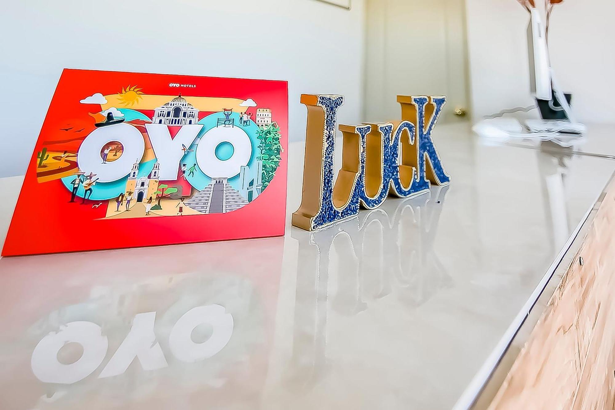 Oyo Hotel Plaza Las Torres, カボ・サン・ルーカス エクステリア 写真